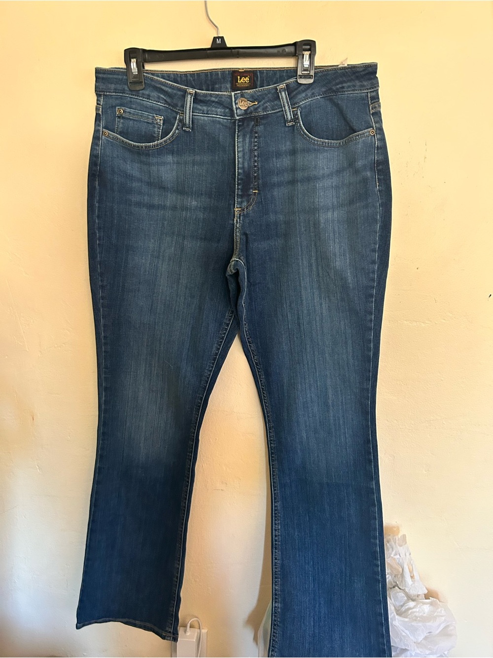 NWT Lee women’s Blue Bootcut Jeans - 16 Classic
